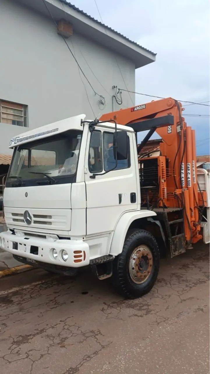 Caminhão Munck Mercedes-Benz