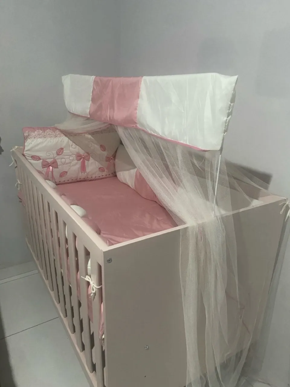 Kit berço completo feminino.