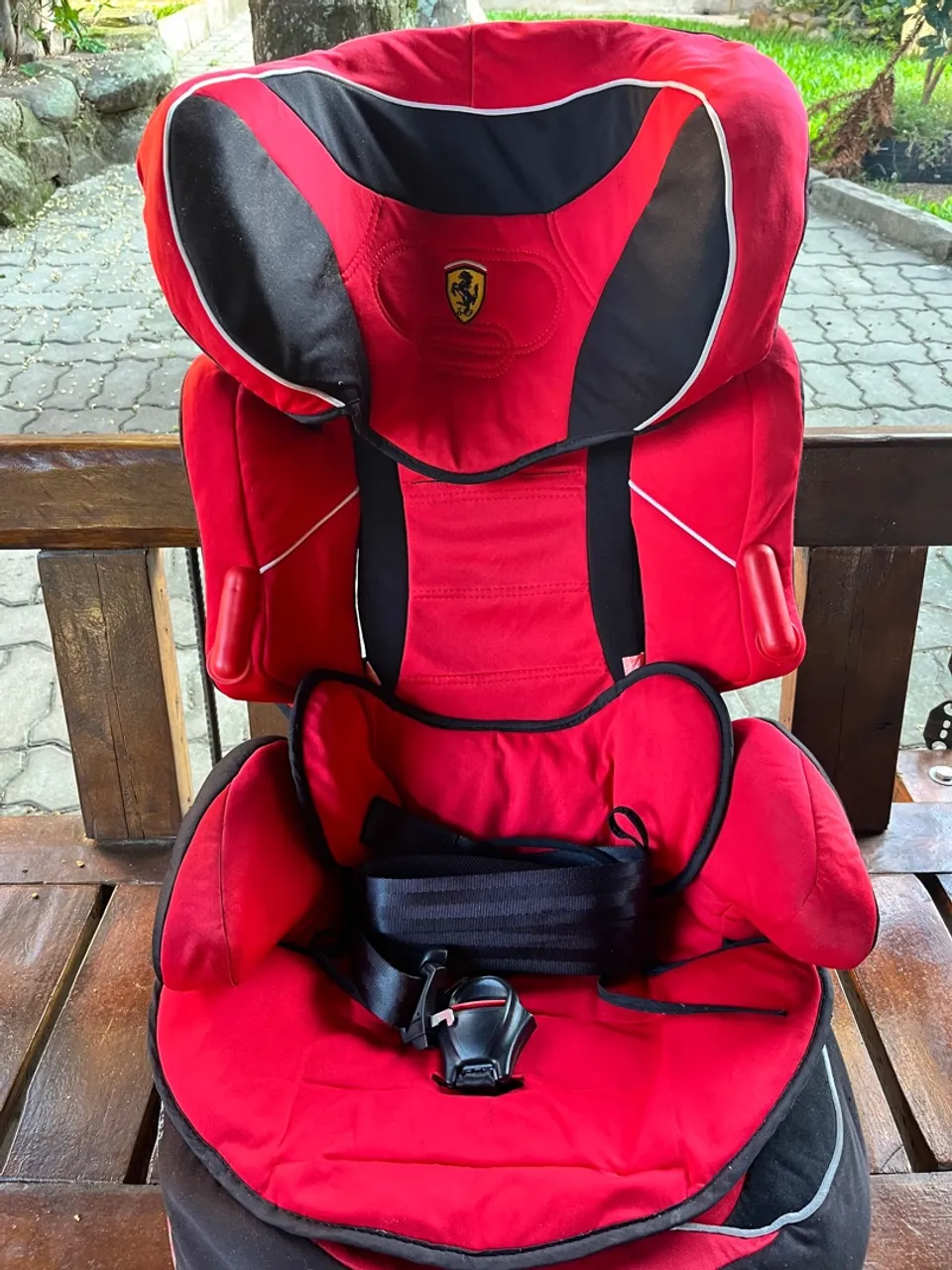 Cadeirinha de Carro Ferrari - Conforto e Segurança para seu Bebê