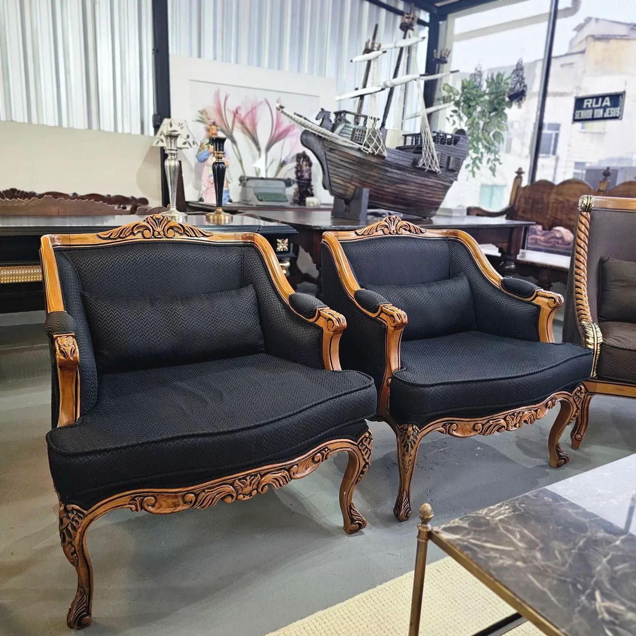 Moveis luxo, 4 poltronas clássicas alto padrão - Foto 2