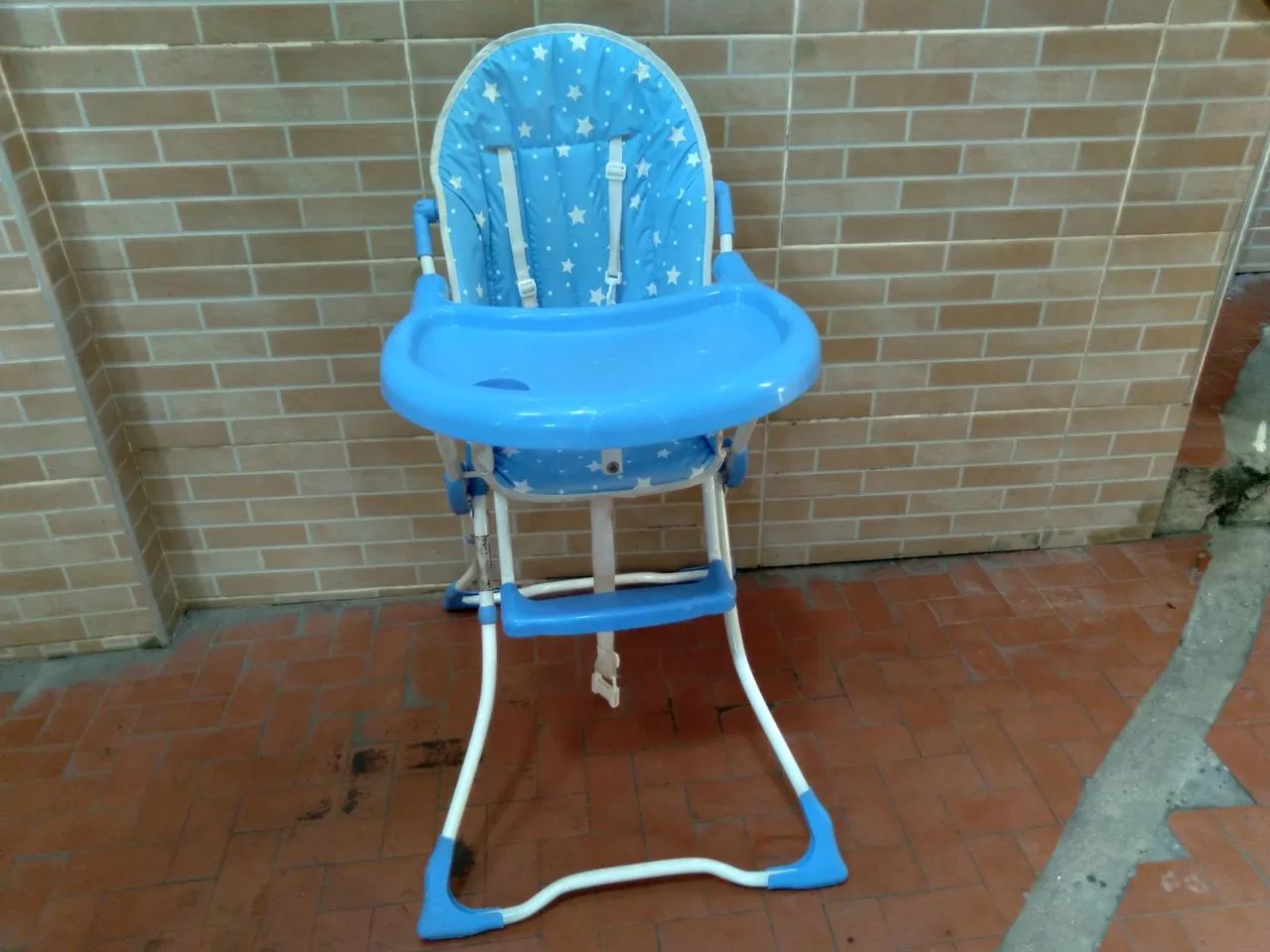 Cadeira infantil para alimentação 