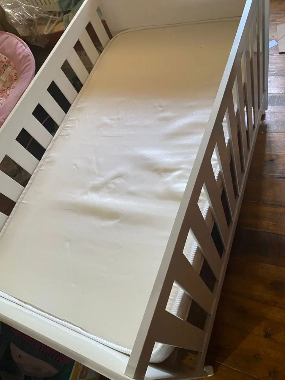 Vendo berço nunca foi usado. 300,00 - Foto 2