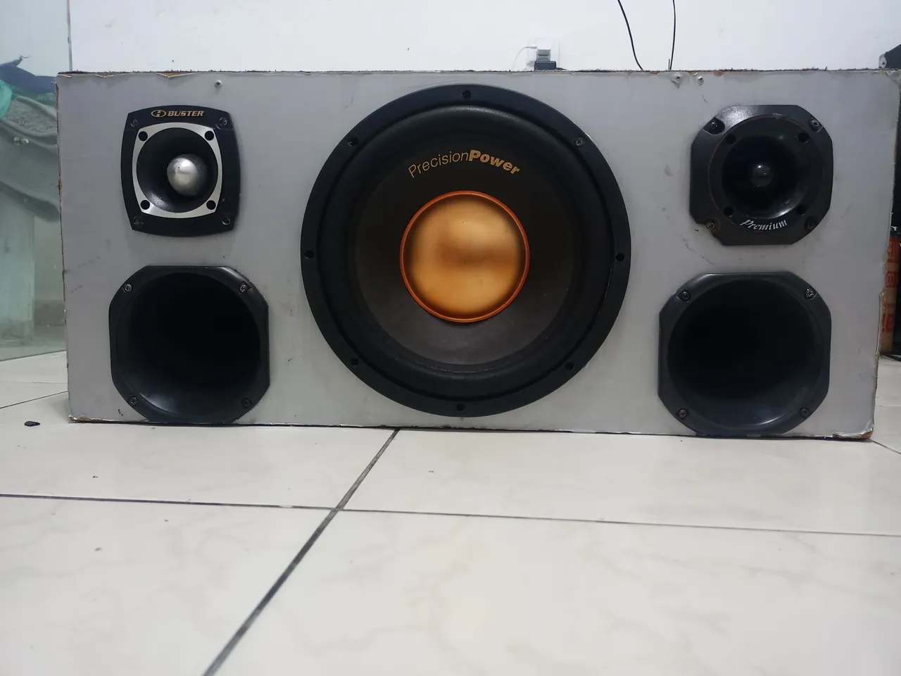 Caixa de Som Completa com Alto-Falantes e Tweeters