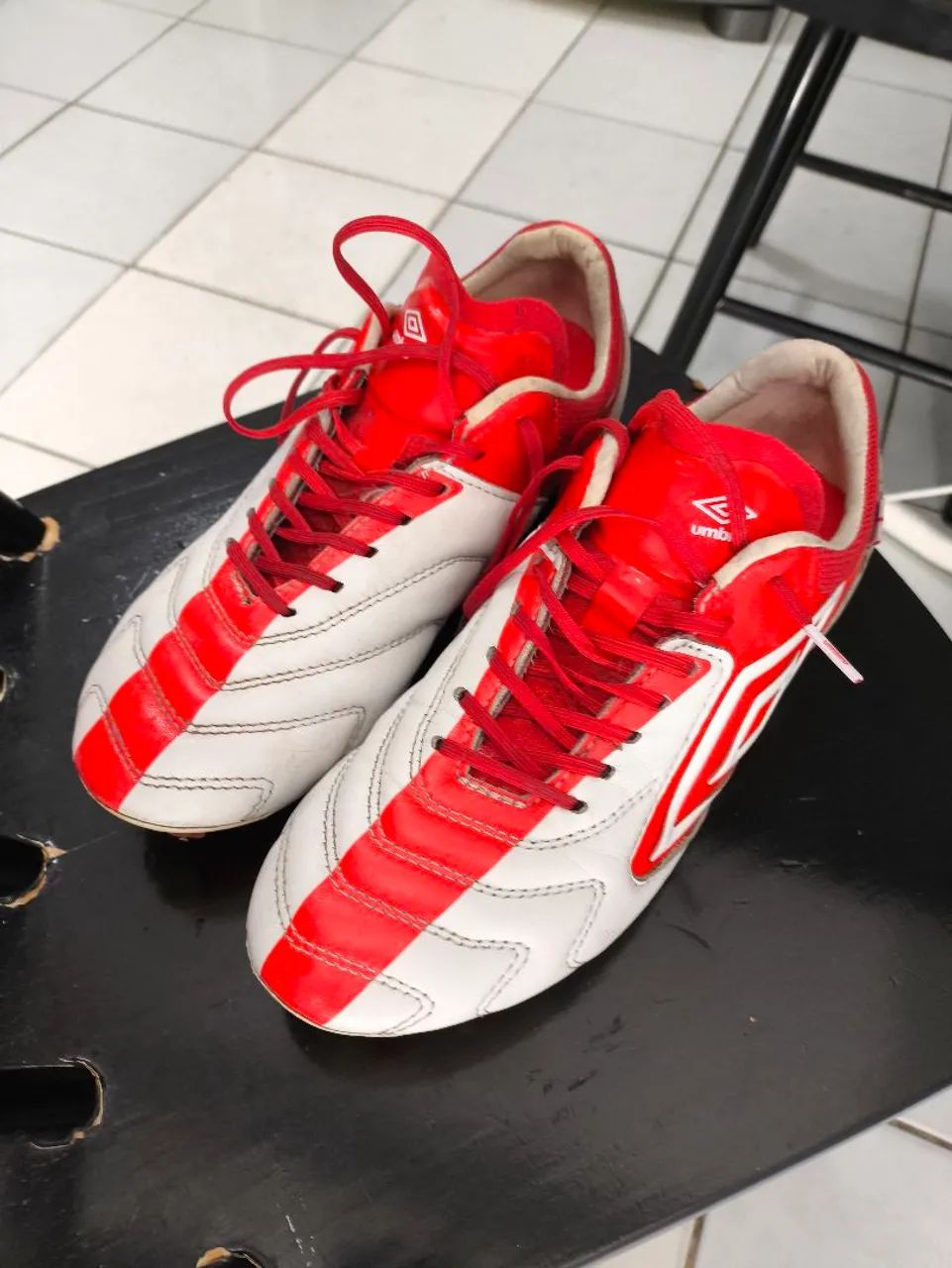 Chuteiras de Futebol Umbro - Tamanho 40 - Foto 4
