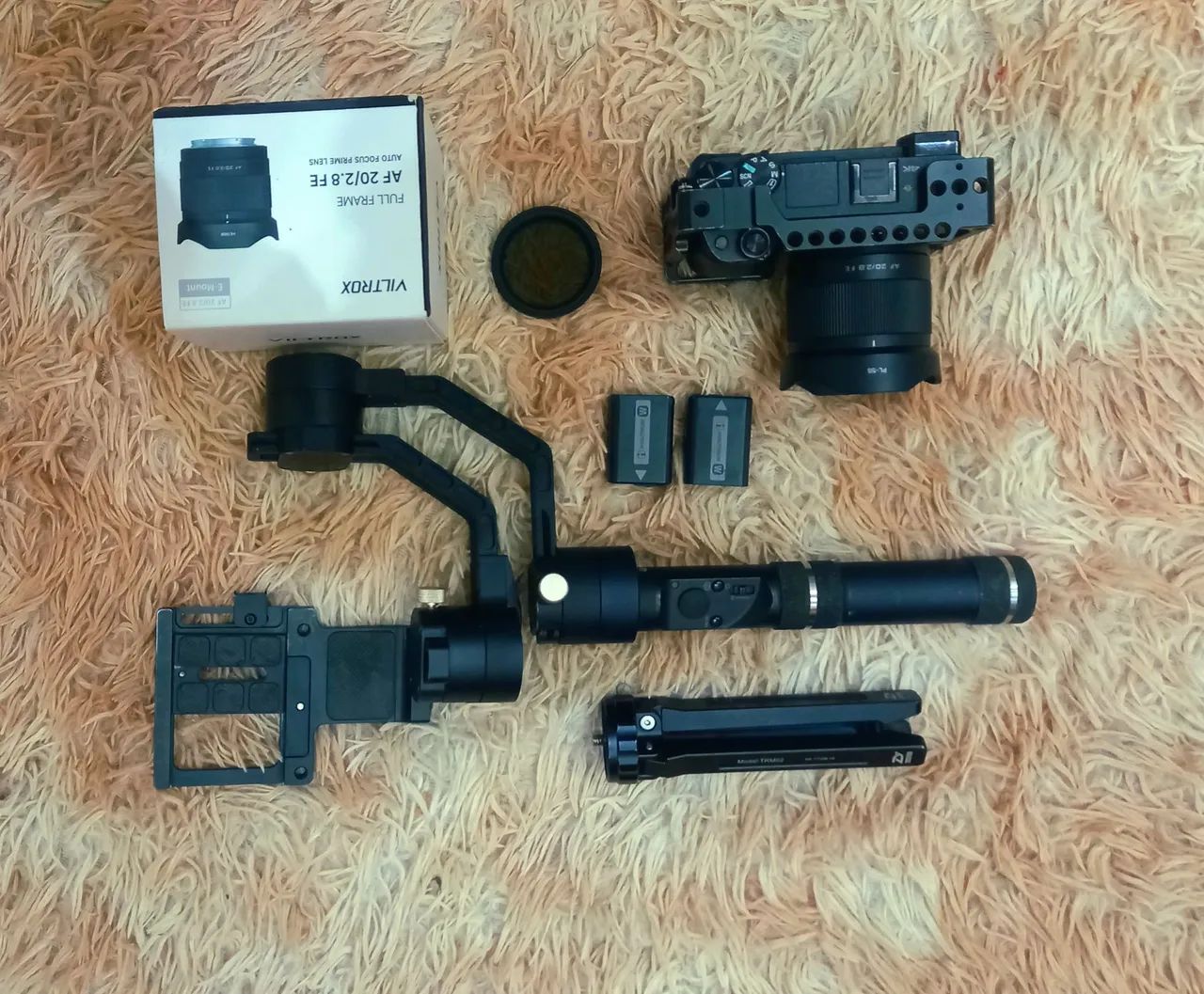 Camera sony a6300 e lente 20mm 2.8, filtro nd e bateria é gimbal