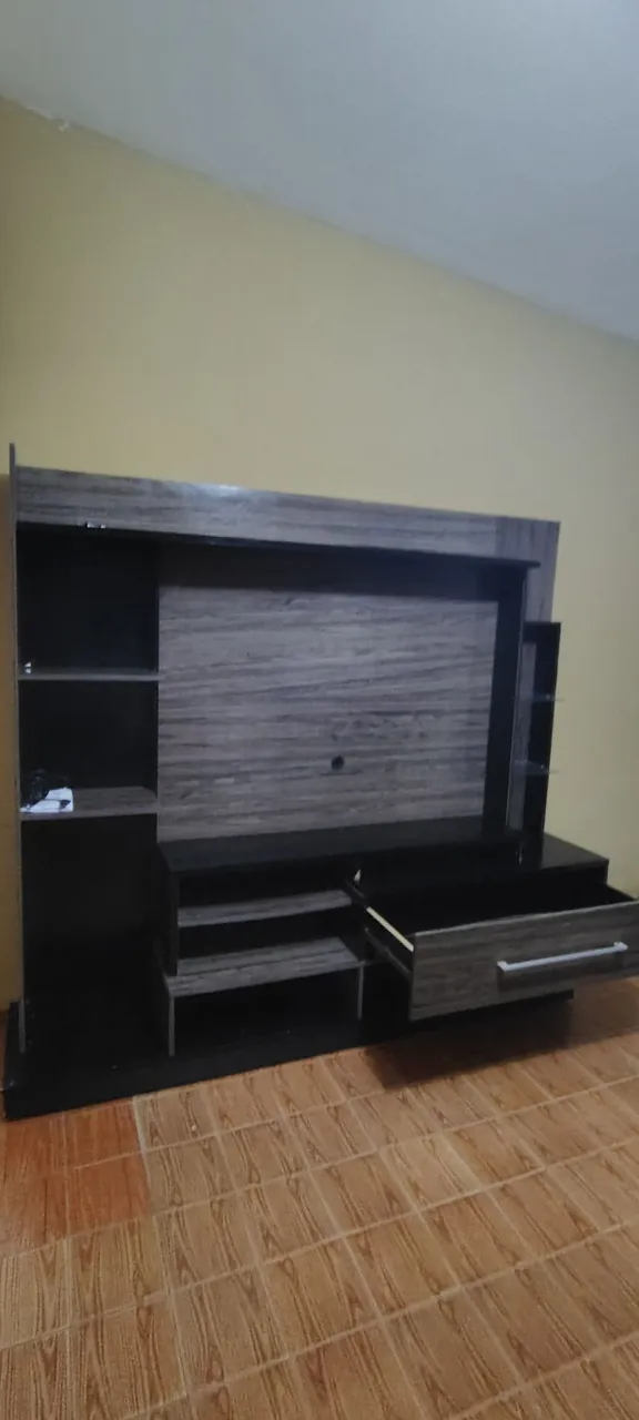 Rack com painel para TV com design moderno e funcional