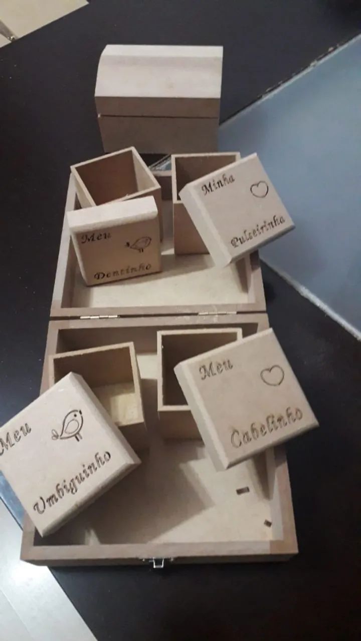 Kit em MDF caixa recordações bebê quadrada e bauzinho novos - Foto 2