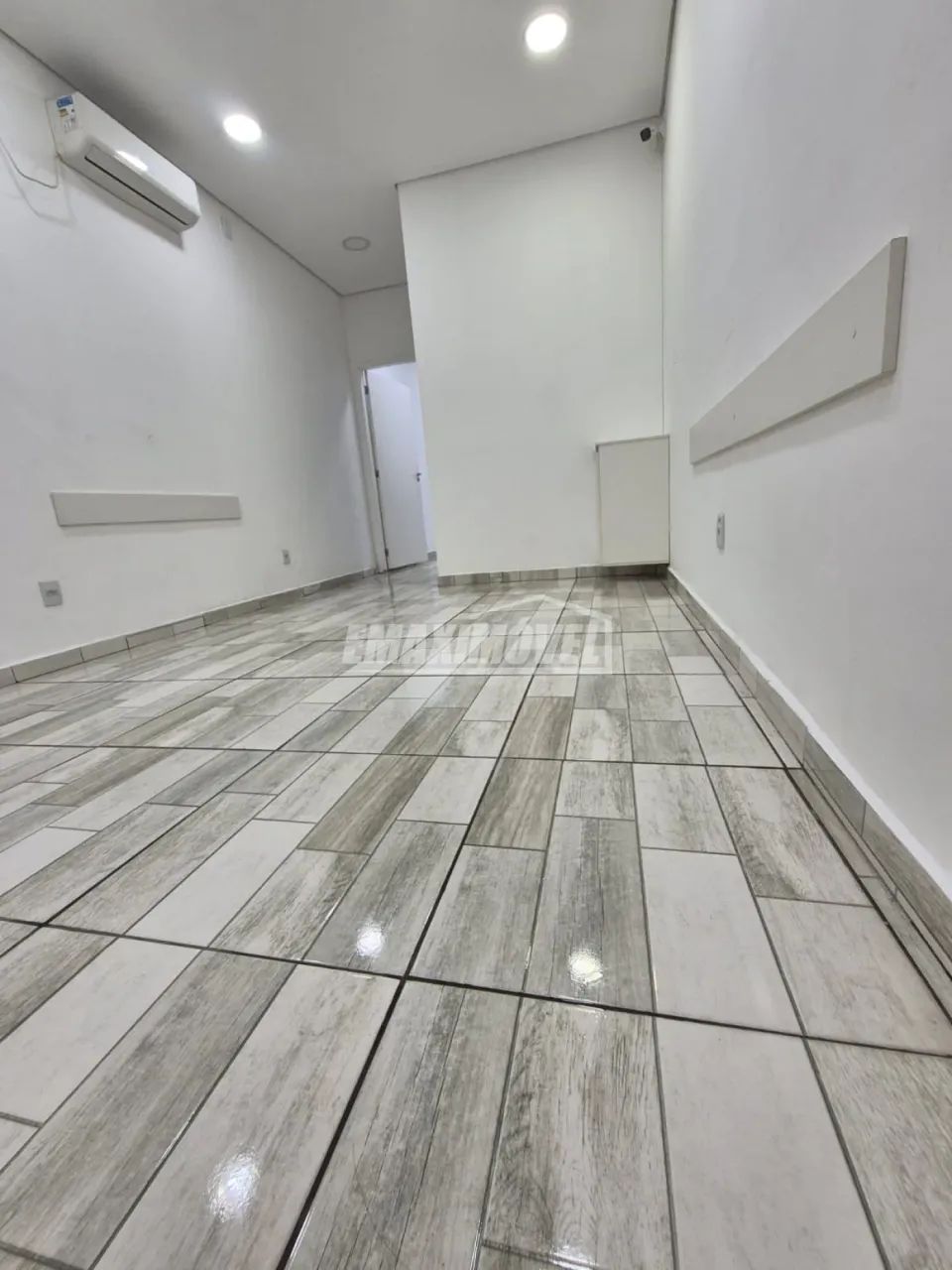 Sala comercial com 42 m² no bairro Vila Nova Sorocaba