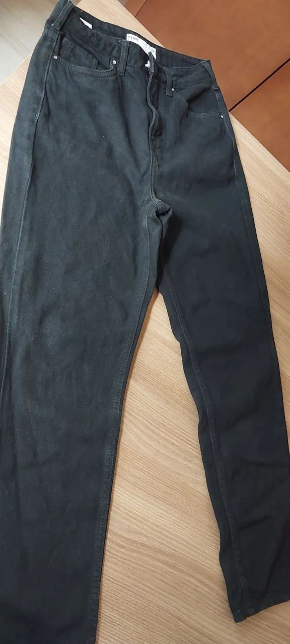 Calça Mom, preta, tamanho 34