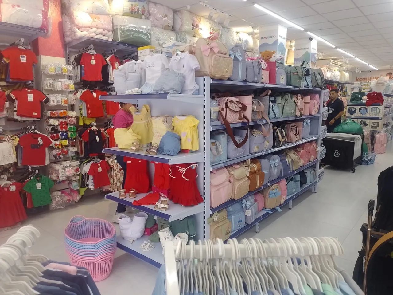 Gôndolas comerciais de aço