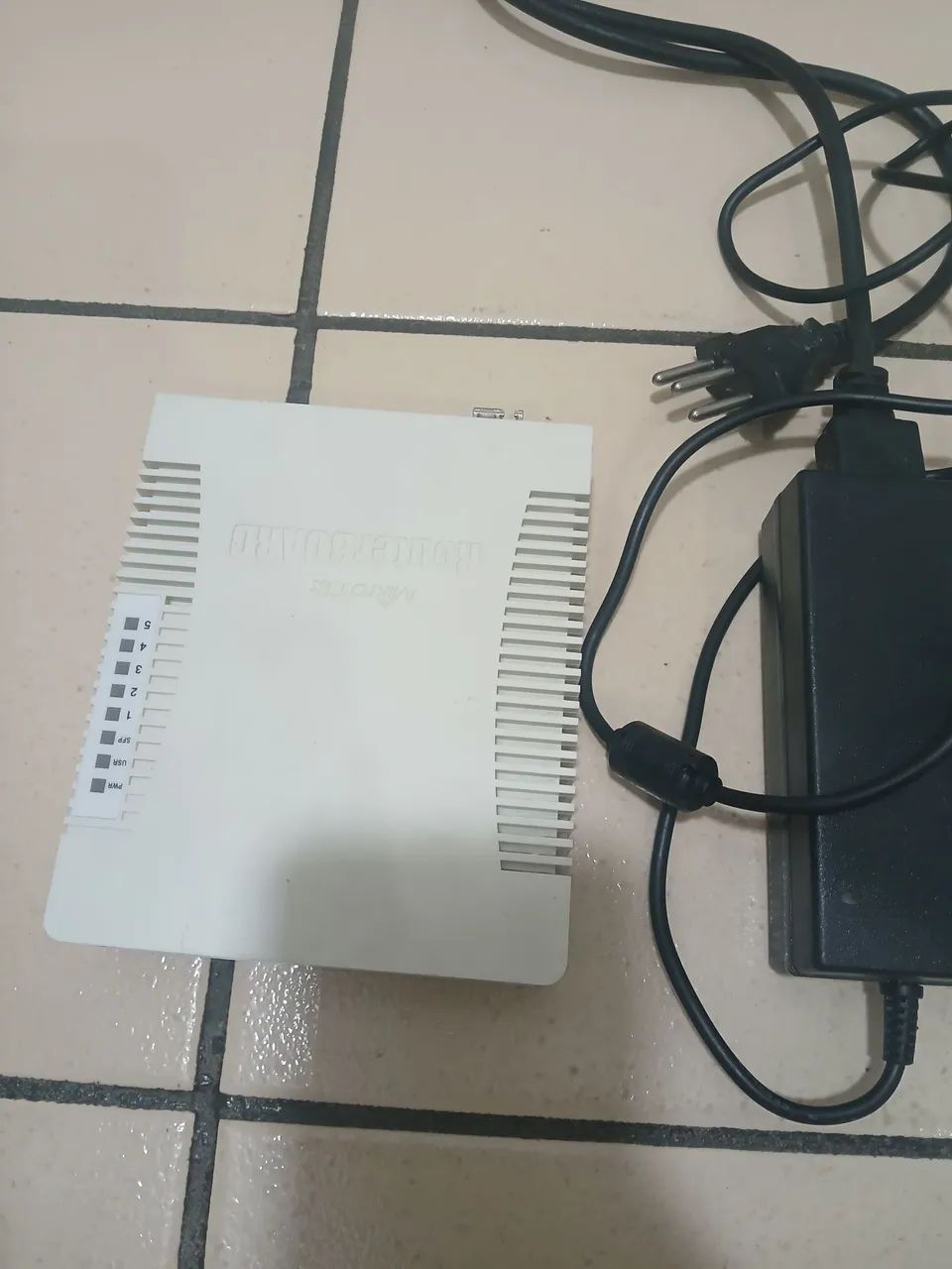 Mikrotik 5 portas RB960PGS com gbic - Foto 3