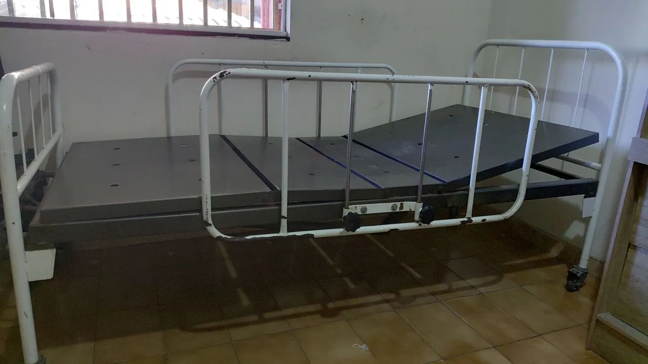 Cama hospital  , com colchão  - Foto 3