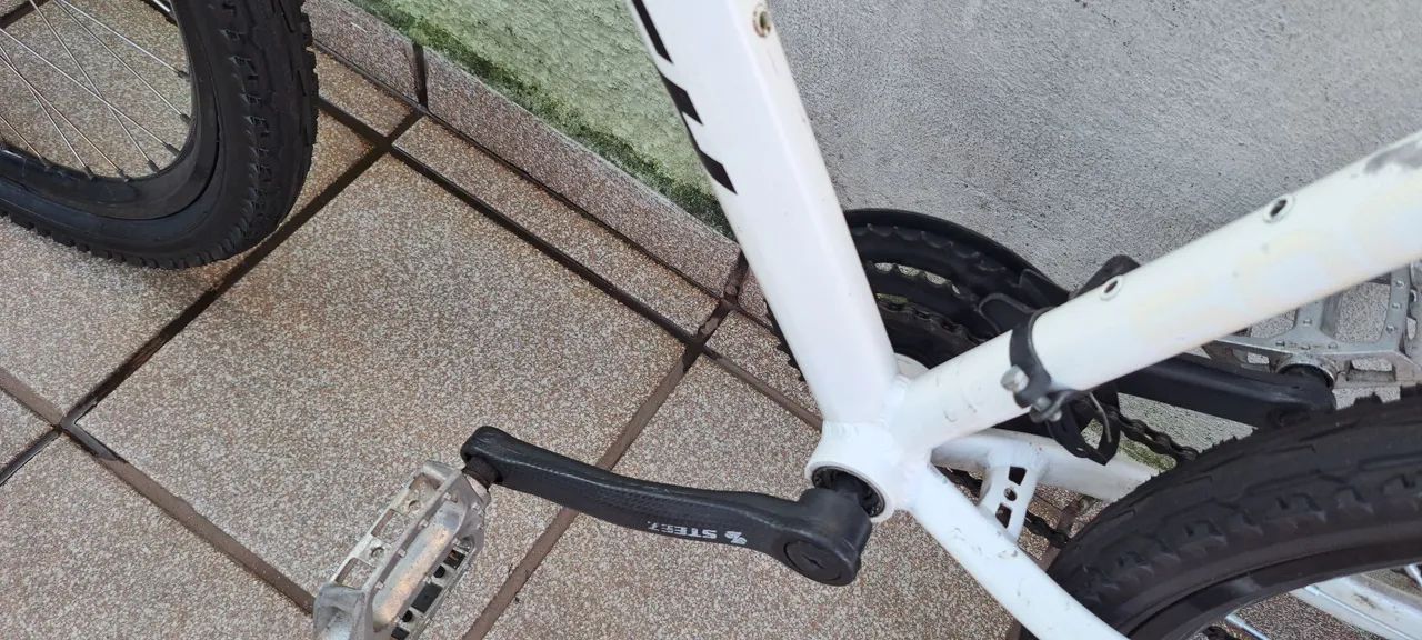 Bicicleta aro 26 Quadro de alumínio  - Foto 3