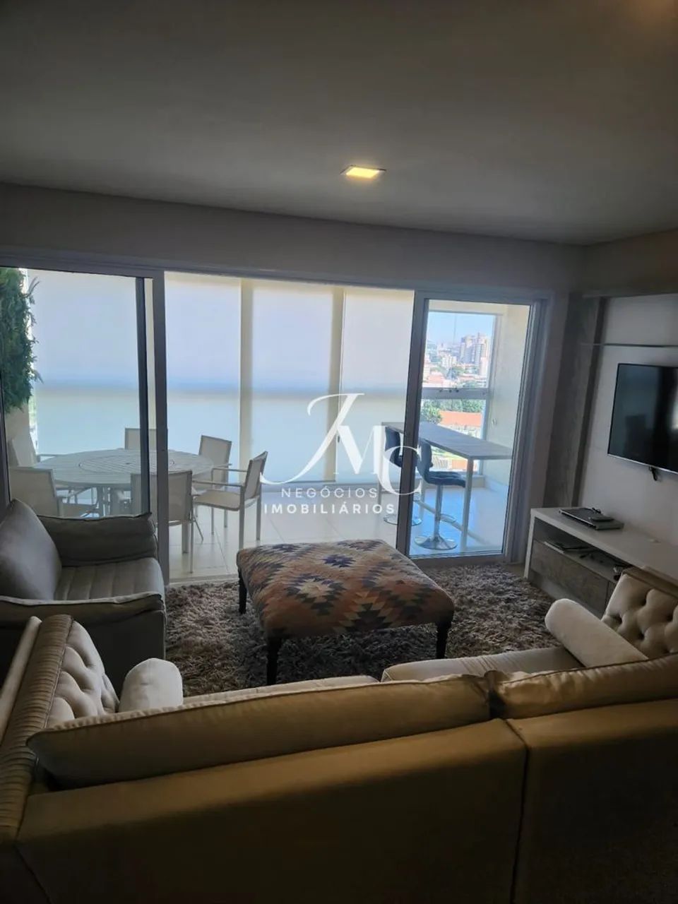 Apartamento com 3 suítes e mobiliado para locação no Edifício Majestic - 140m²