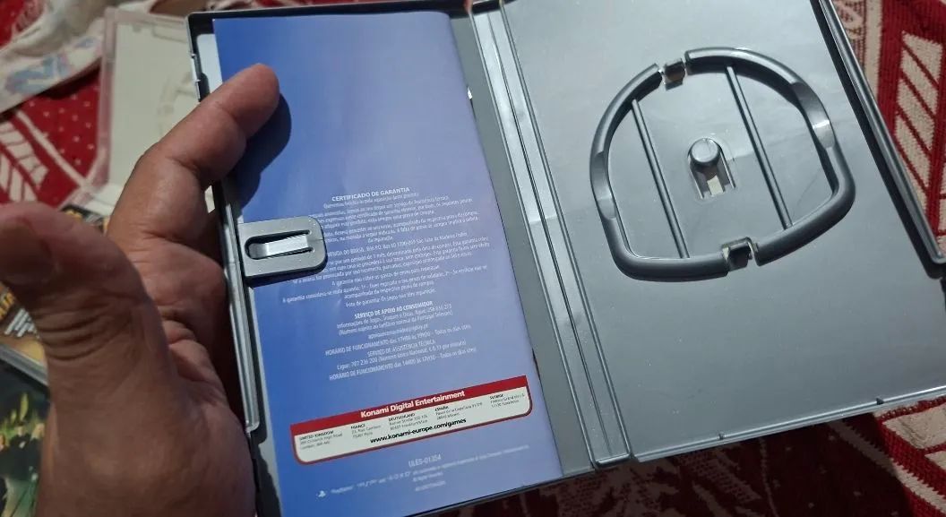 Lote item de Psp 4 jogos e 2 capas - Foto 6