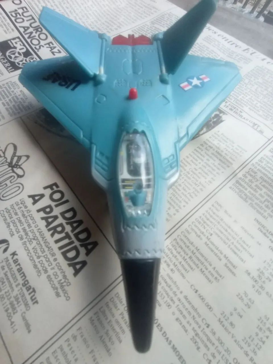 Avião de plástico  - Foto 3