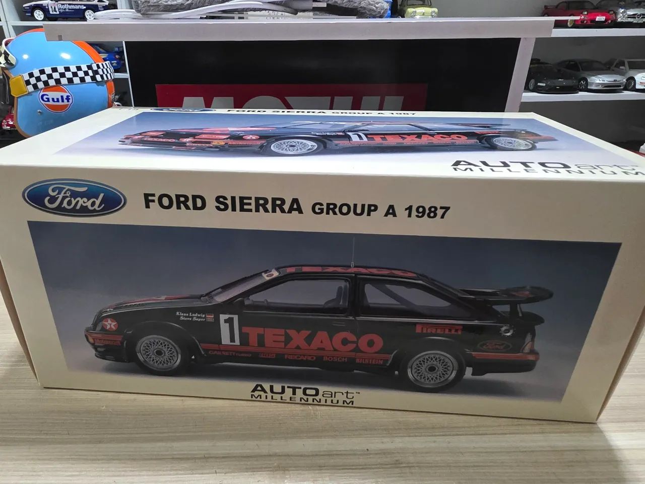 Miniatura 1.18 Ford Sierra Group A 1987 marca Autoart 