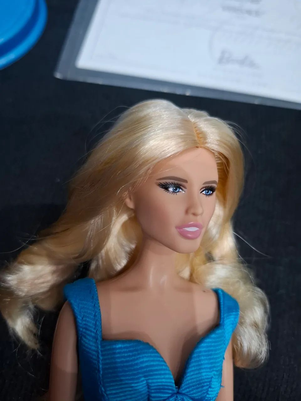 Boneca barbie collector versace claudia schifer - Foto 4