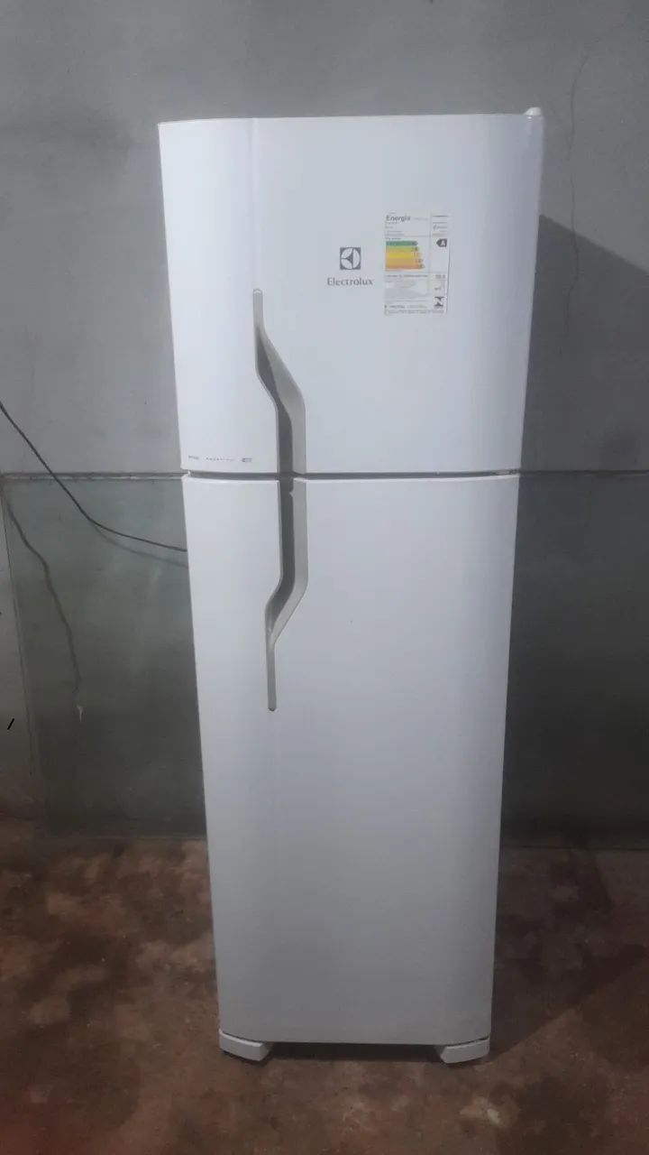 Geladeira electrolux frost free DF35A