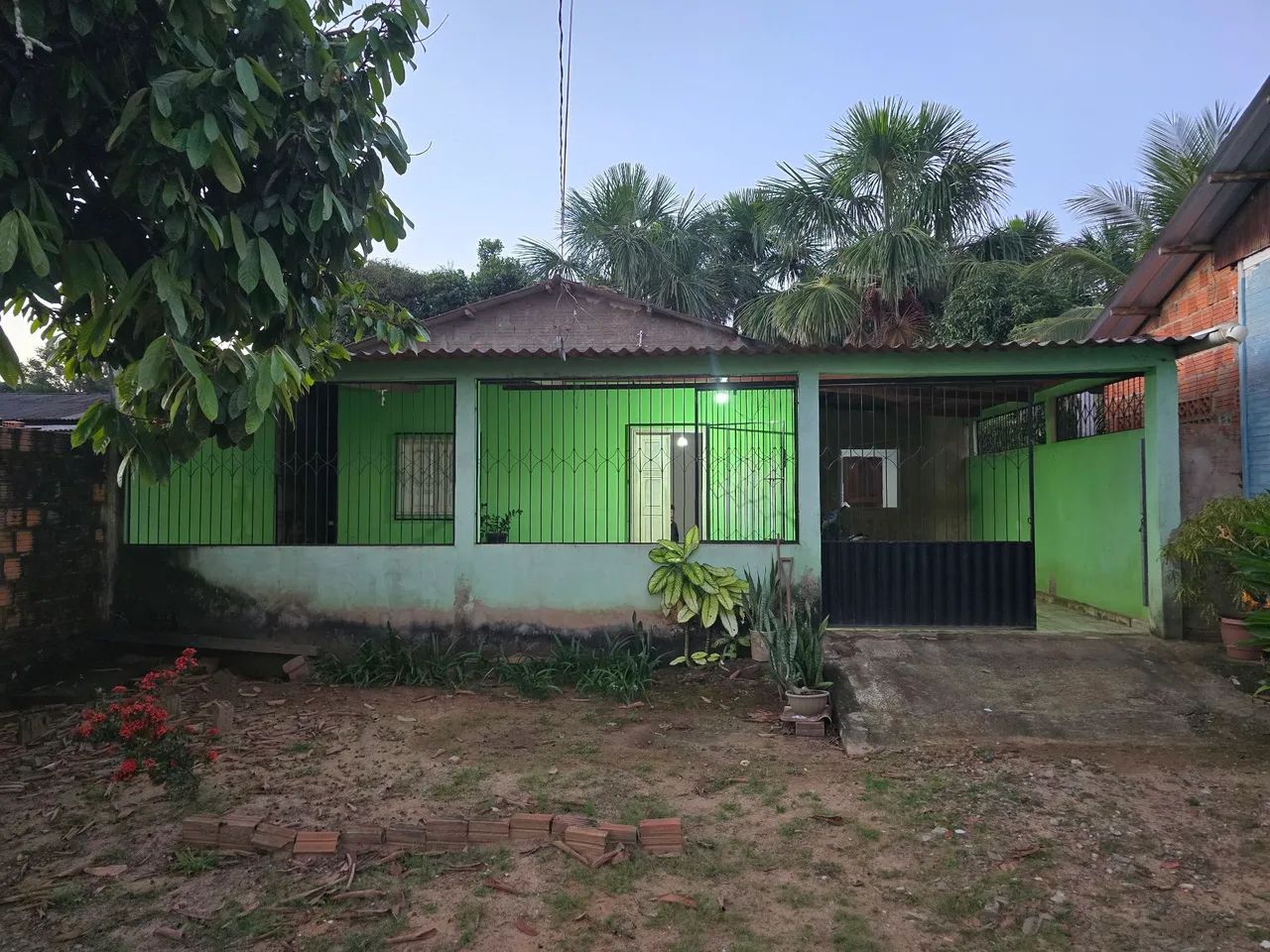 Excelente oportunidade! Casa à venda com ótima localização!