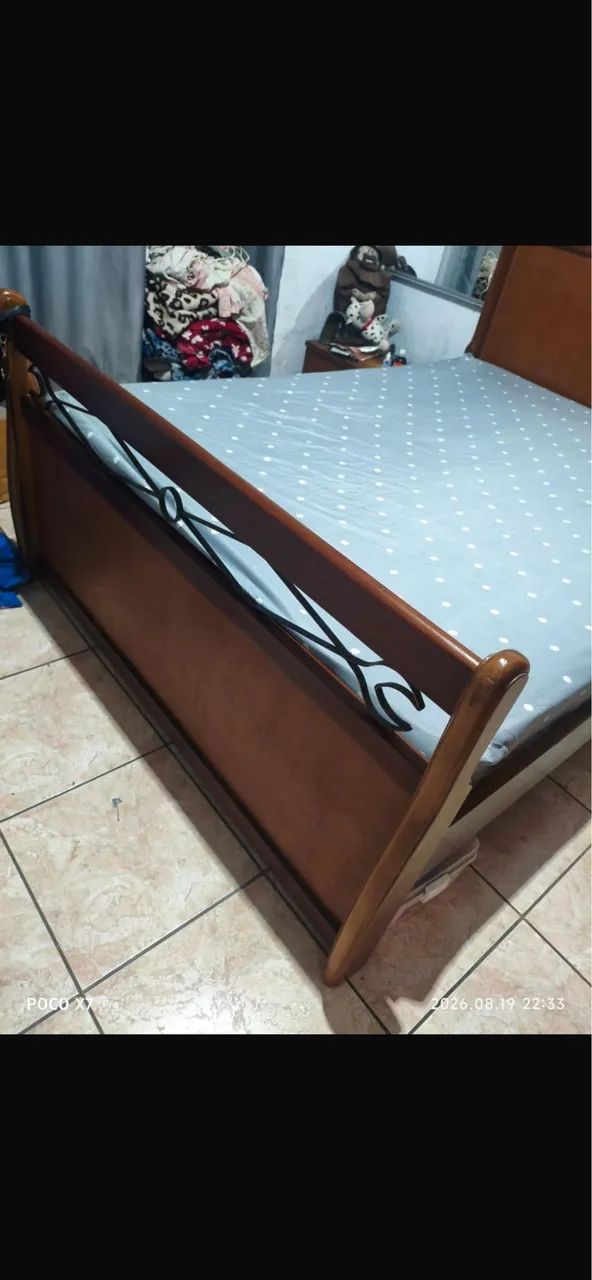 Cama casal madeira maciça 