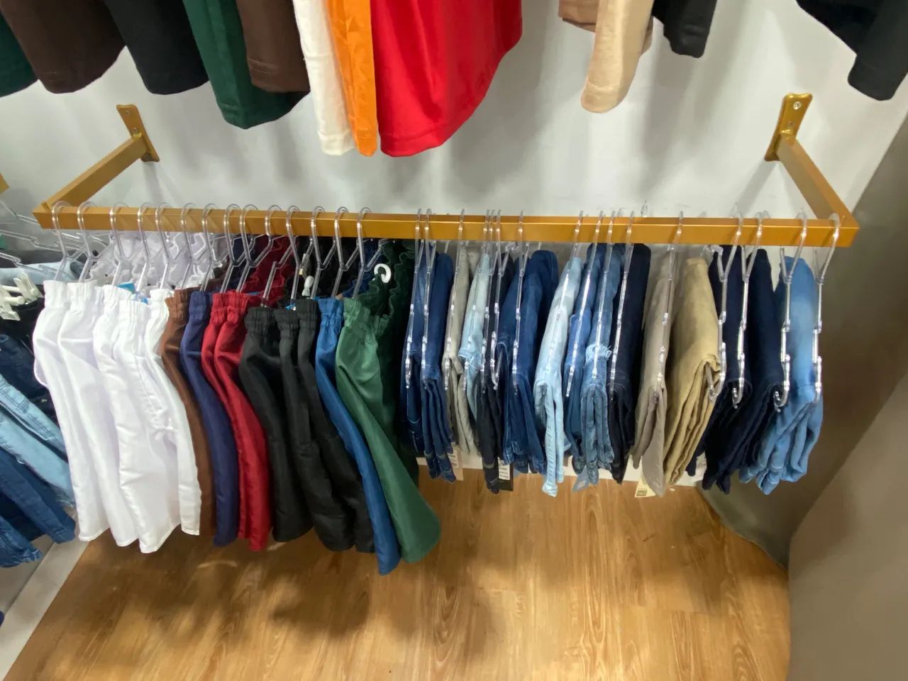 REPASSE DE LOJA DE ROUPAS COMPLETA | R$ 8.500 | PRONTA PARA FUNC - Foto 3
