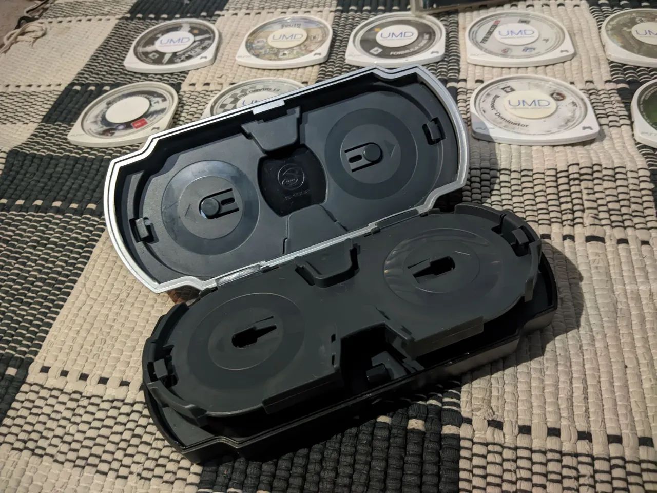 Jogos de PSP + case  - Foto 4