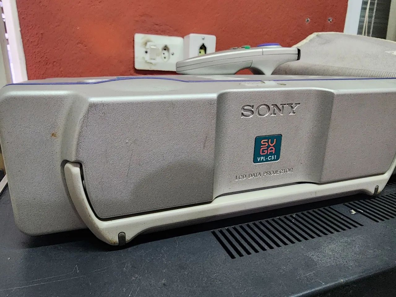 Projetor Sony VPL-CS1+ Controle+Bolsa( Defeito ) - Foto 4