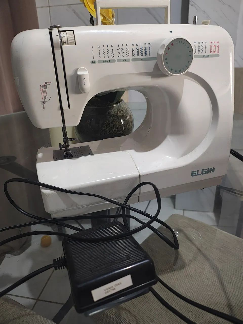 Máquina de costura Elgin  - Foto 2