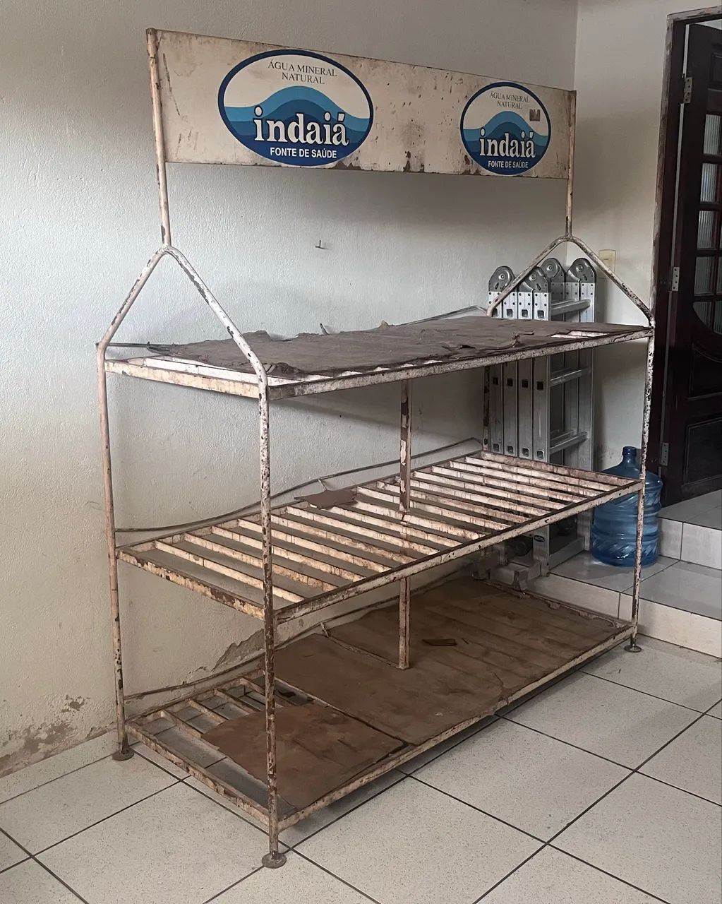 Expositor para garrafões - Foto 2