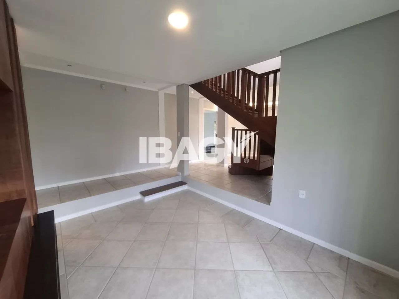 Excelente Casa 5 dormitório(s) em Campeche - Florianópolis - Foto 4