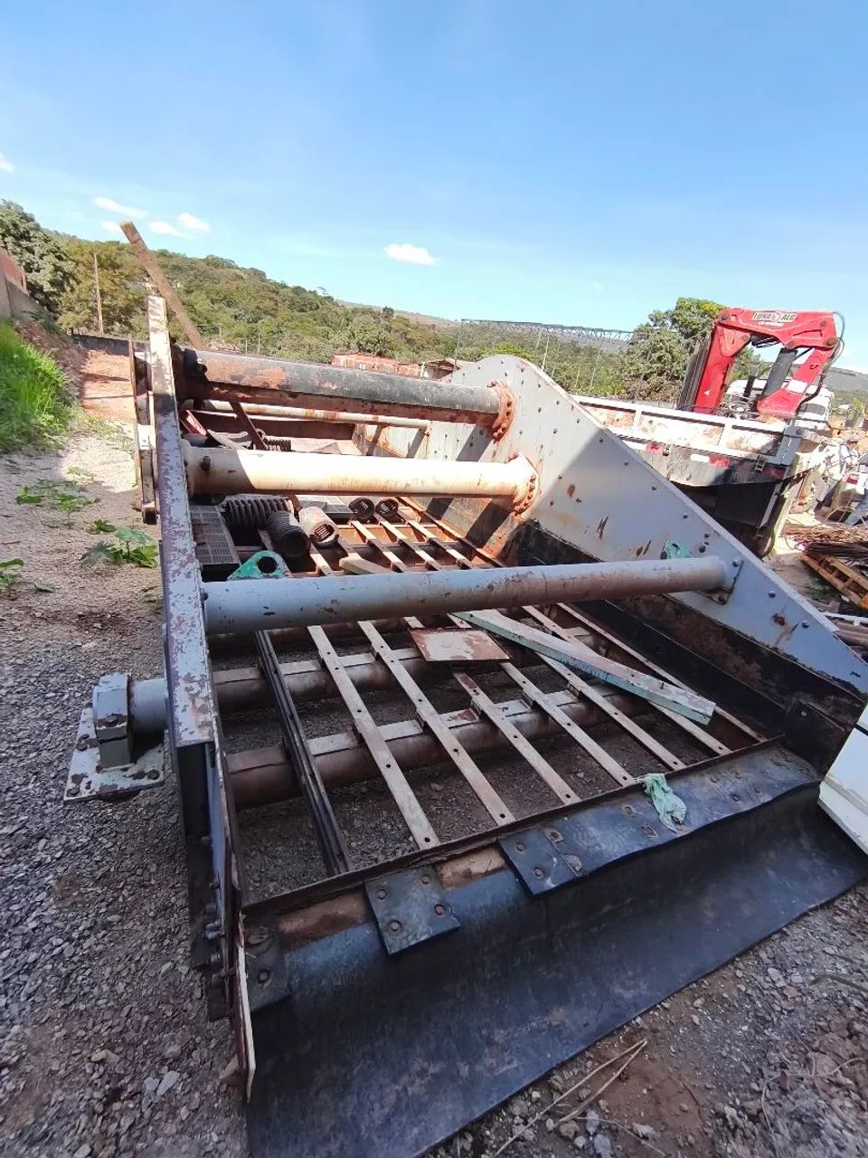 PENEIRA VIBRATÓRIA DESAGUADORA METSO 8000X2400 COM 1 MOTORES WEG DE 2O CV - Foto 3