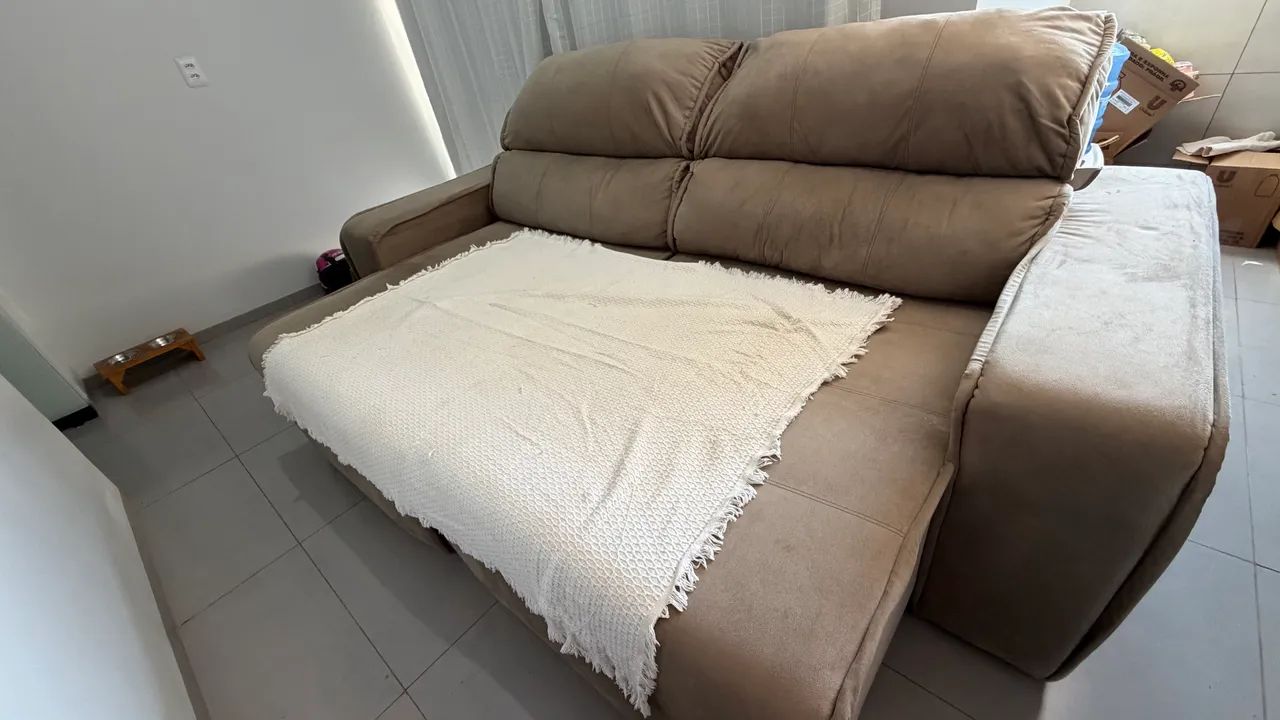 SOFÁ RECLINÁVEL 8 MESES DE USO!  - Foto 5