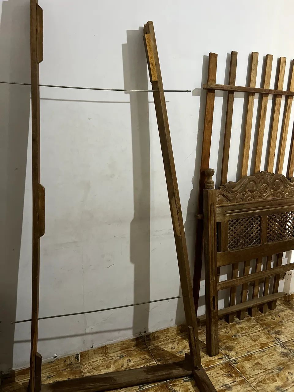 Cama de Solteiro em Madeira Maciça (Sucupira) - Estilo Rústico/Colonial - Foto 4