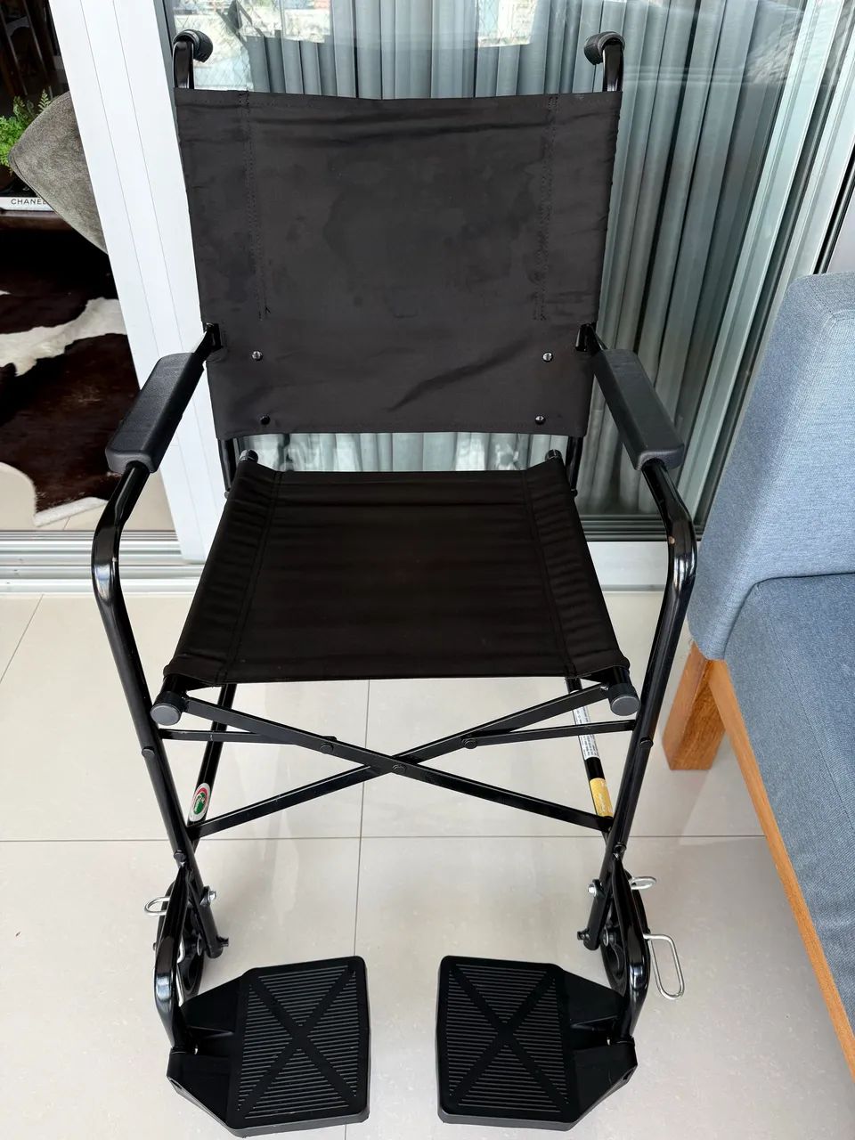 Vendo cadeira de rodas - Foto 4
