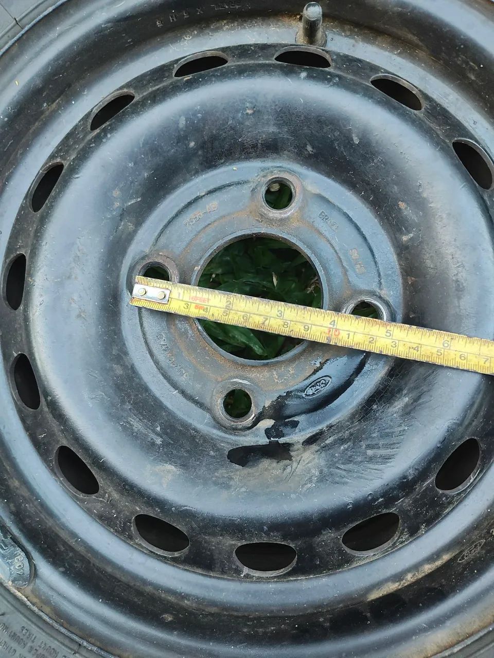Rodas de ferro Ford com pneus  - Foto 3