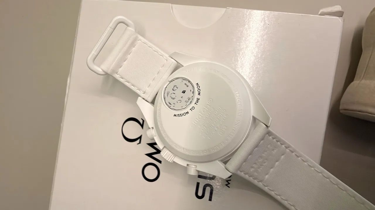 Omega X Swatch Moonphase Snoopy - Foto 4
