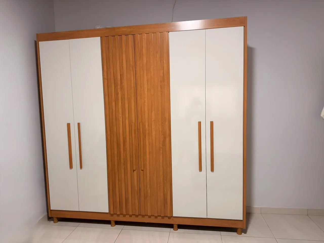 Guarda roupa grande em mdf 