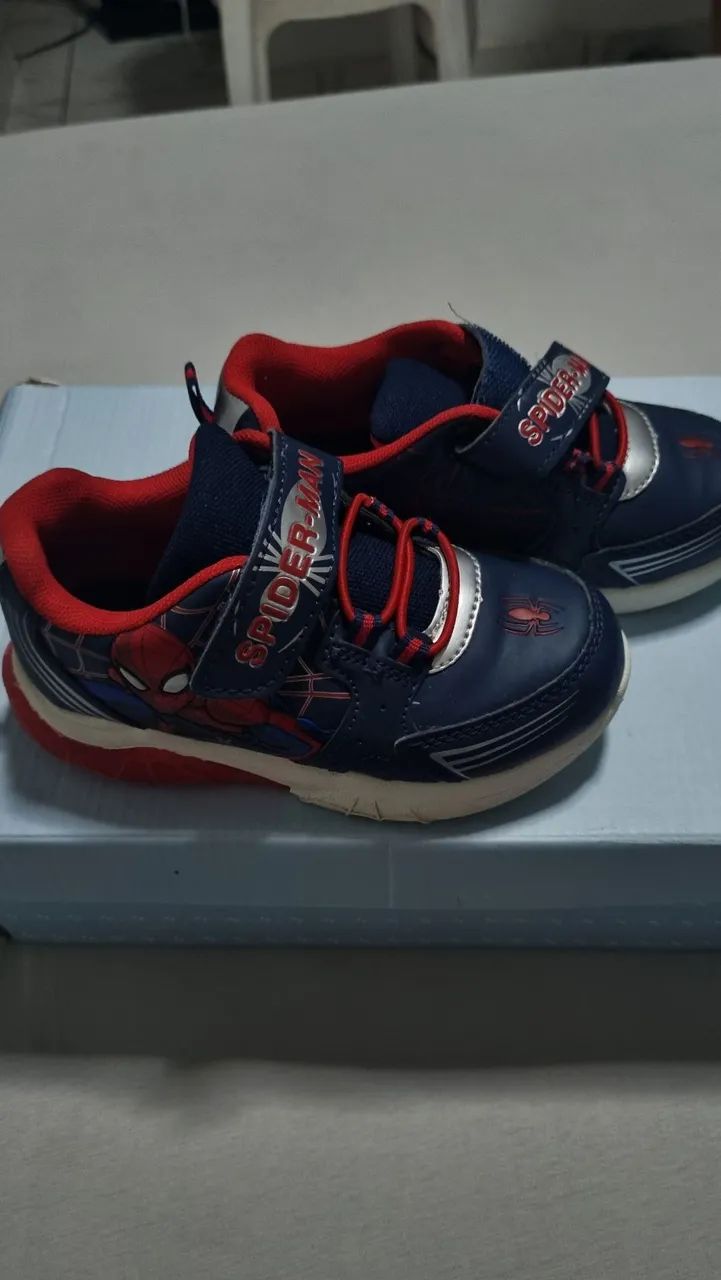 Tenis Homem aranha 