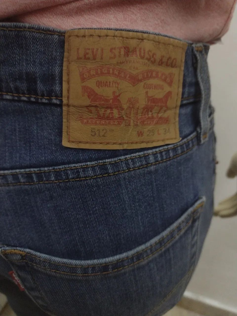 Calça jeans feminina Levis n.42 em ótimo estado  - Foto 3