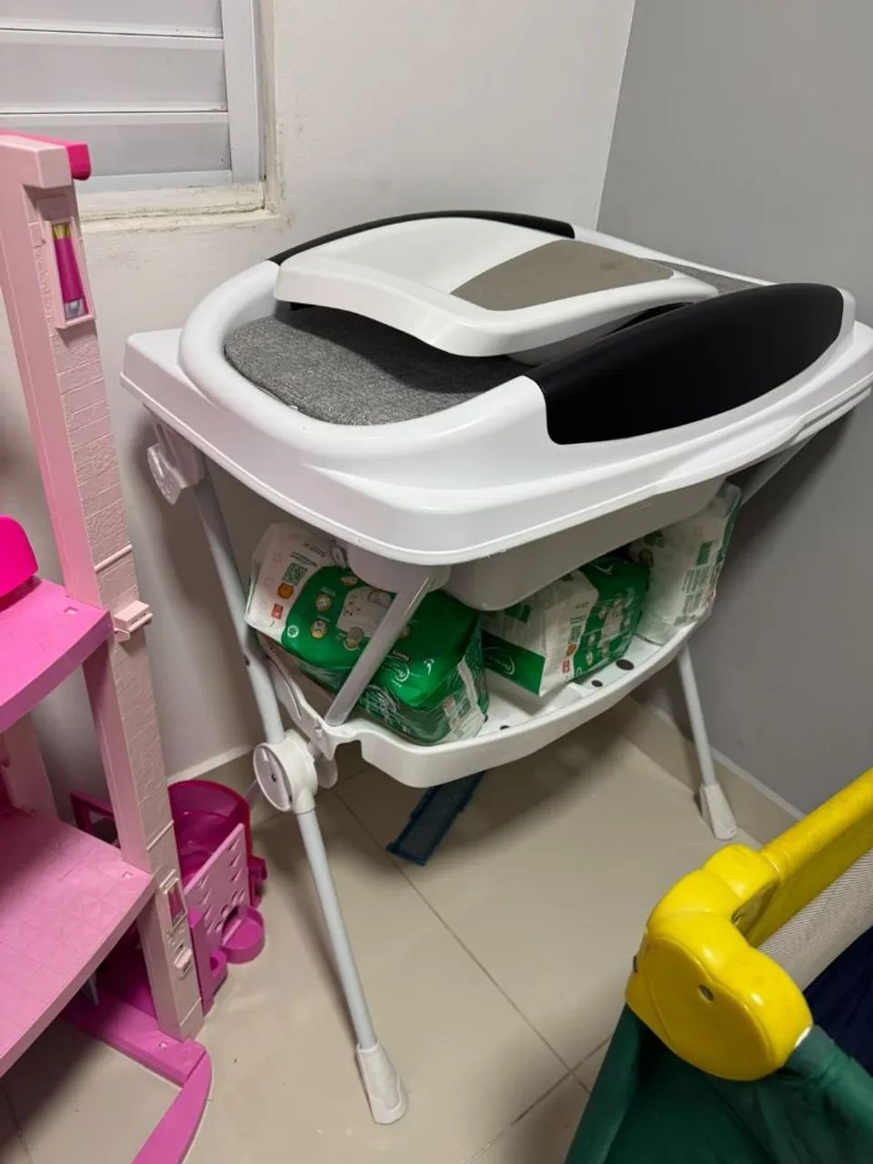 Banheira com suporte semi nova