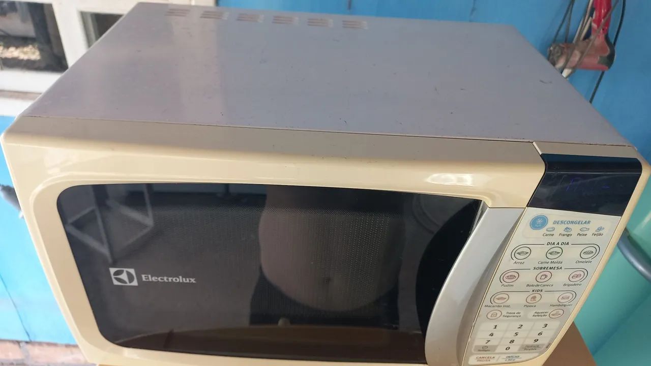 VENDO MICROONDAS ELECTROLUX 20 LITROS  - Foto 4
