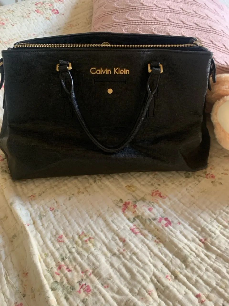Bolsa  grande preta de couro Calvin Klein 