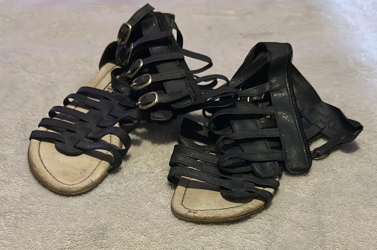 Sandália gradiadora preta