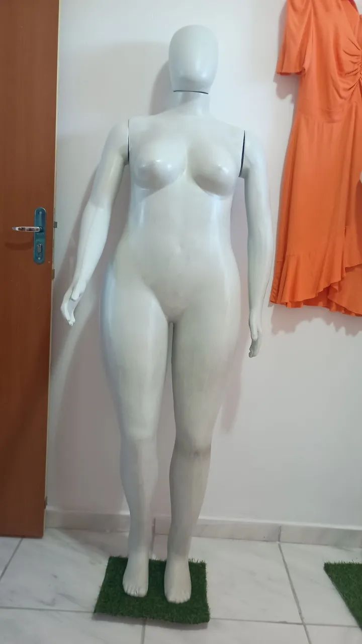 Manequim Plus Size de Plástico.
