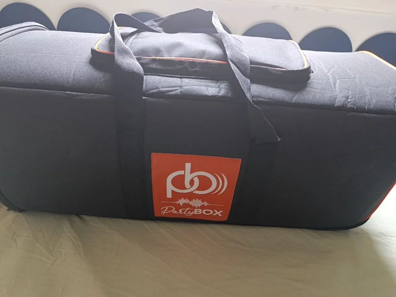 Caixa jbl Paty box 300 novinha com capa de proteção de brinde 