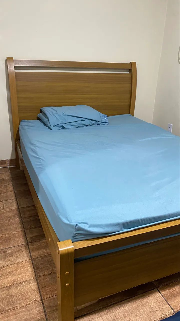 Cama de casal em madeira SEM COLCHÃO 