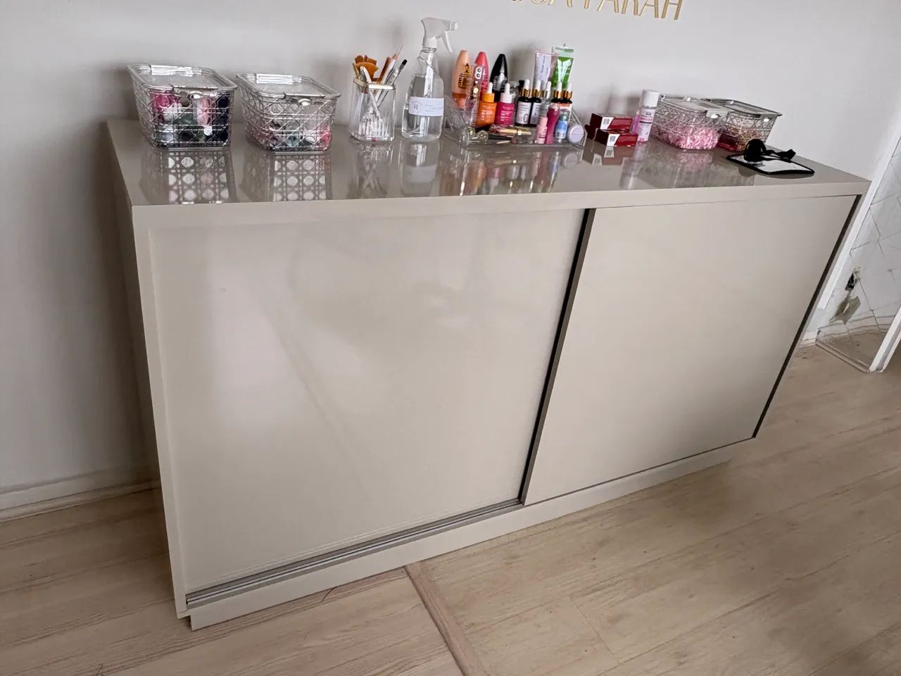 Cômoda laqueada capuccino 
