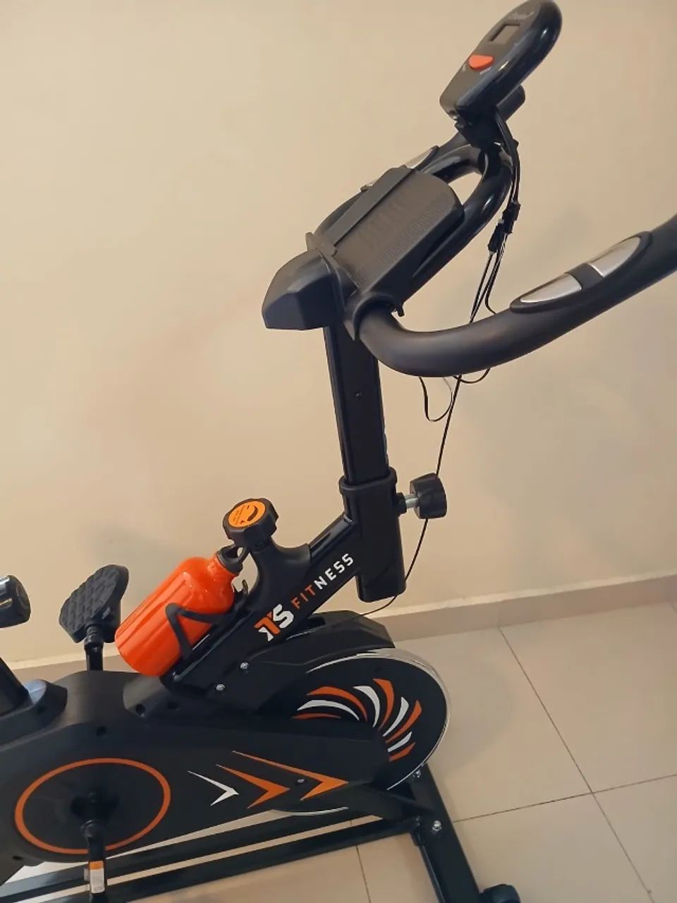 Bicicleta spinning com pouquíssimo uso!!! - Foto 2