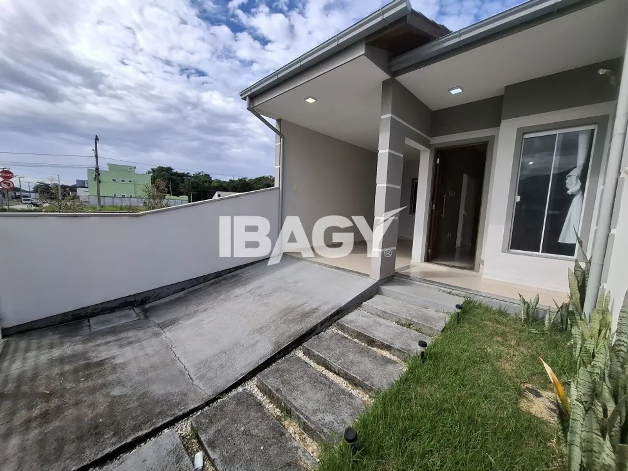 Excelente Casa 2 dormitório(s) em Forquilhas - São José